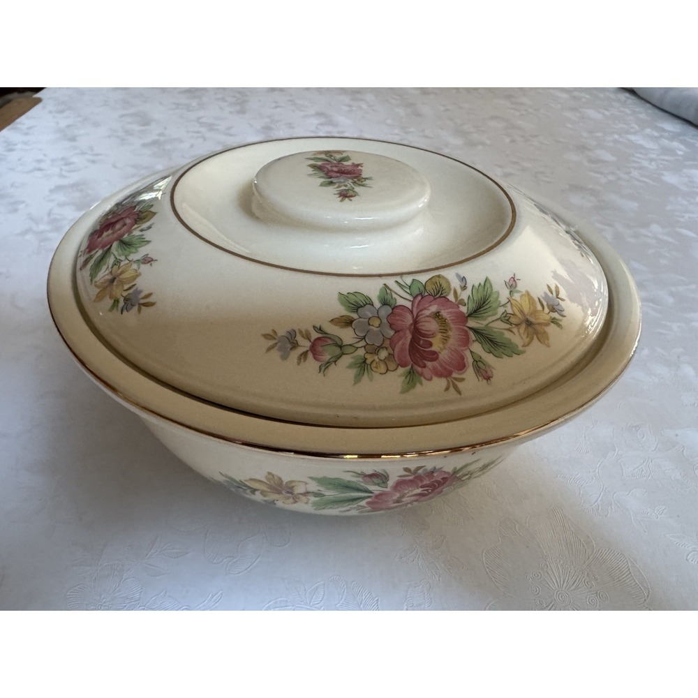 Homer Laughlin Kitchen Kraft Casserole-w/Lid
